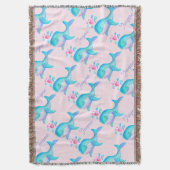 パタンスローという，クジラの水彩画ピンク スローブランケット (正面縦)