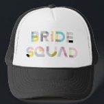パターカラフルンタイポグラフィモダン花嫁スカッドハット キャップ<br><div class="desc">フェスティバルのトラック帽BRIDE SQUADを使用したカラフルモダンタイポグラフィの混合パターン。これはブライダルシャワーやバチェロレットのパーティーに最適だ。一致するアイテムが使用可能。</div>
