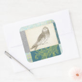 パターンの背景に灰色のフクロウ スクエアシール (封筒)