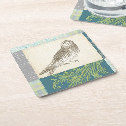 パターンの背景に灰色のフクロウ スクエアペーパーコースター (アングル)
