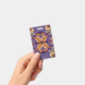 パターンろうけつ染め紫 バッジ (手持ち)