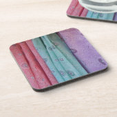 パターン（の模様が）あるカラフル布 コースター (左側)