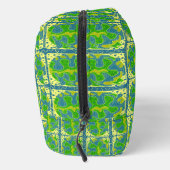 パターン（の模様が）ある ドップキット (右)