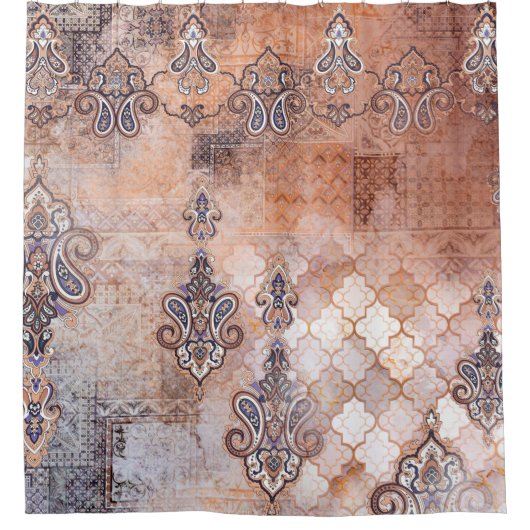 パックラシックチワーク付きのヴィンテージプリント、ペイズリー要素 シャワーカーテン (正面)