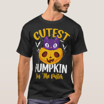 パッチのかぼちゃに乗った最可愛い猫