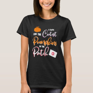 パッチハロウで一番かわいいカボチャの世話をする Tシャツ