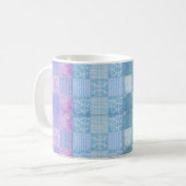 パッチワークのぼろぼろの上品11のozのクラシックで白いマグ コーヒーマグカップ (正面左)