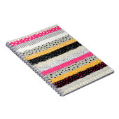 パッチワークのタイル：多彩なシームレスなデザイン。 ノートブック (右側)