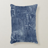 パッチワークのポケットパターンのデニム材料。 アクセントクッション (正面(垂直))