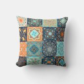 パッチワークスタイル。16の装飾を継ぎ目なく模様 クッション (正面)