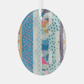 パッチワークタイルのシームレスパターンデザイン ガラスオーナメント (正面左)