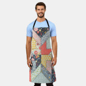 パッチワークフローラ:ヴィンテージオーナメント エプロン (着用した状態)