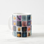 パッチワーク不気味ハロウィーンアイコンのパターン コーヒーマグカップ (正面左)