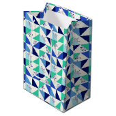 パッチワーク雪片 – 背景 – 抱き枕 ミディアムペーパーバッグ (正面アングル)