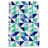 パッチワーク雪片 – 背景 – 抱き枕 ミディアムペーパーバッグ (裏面)