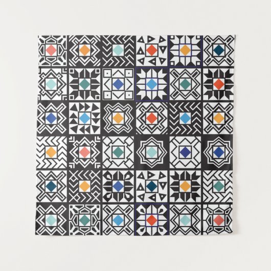 パッチワークMaori:エスニックカーペットデザイン。 タペストリー (正面(横))