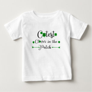 パッチ内の最もかわいいクローバー ベビーTシャツ