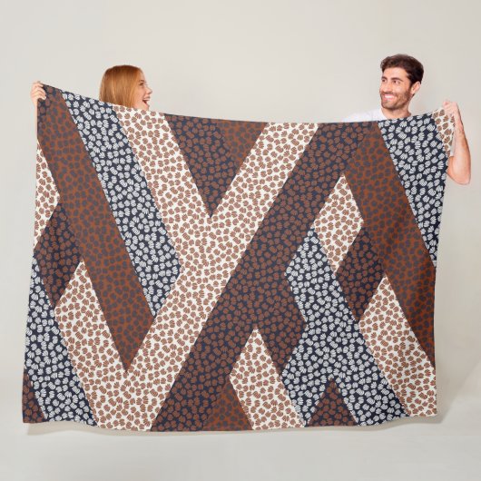 パッチ適用された抽象芸術フローラI フリースブランケット (インサイチュ)