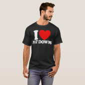 パットダウン大好き 赤いハート 冗談めいた空港デザイン Tシャツ (正面フル)