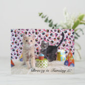 パットンとバフィントン（猫/子猫）の誕生日 招待状 (スタンド正面)