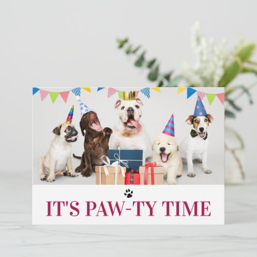 パティタイムドッグをテーマにした誕生日5フォトカード 招待状 (スタンド正面)