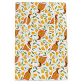 パトリッジとナシの木のシームレスなクリスマスパター ミディアムペーパーバッグ (正面)