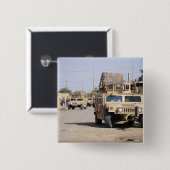 パトロール中のハムヴの行動セキュリティ 缶バッジ (正面&裏面)