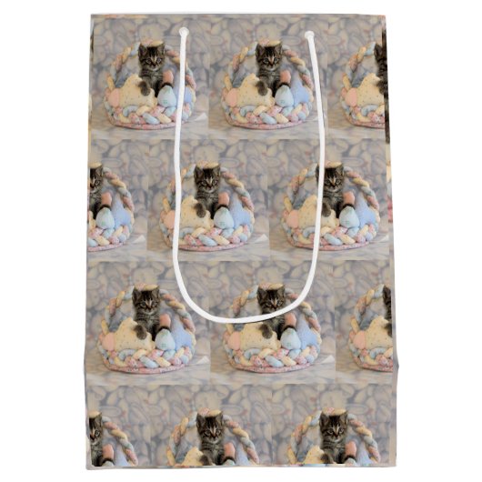 パトンズイースターバスケット猫/子猫-抱き枕 ミディアムペーパーバッグ (裏面)