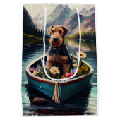 パドルに乗ったアイレデール犬：風光明媚な冒険 ミディアムペーパーバッグ (裏面)