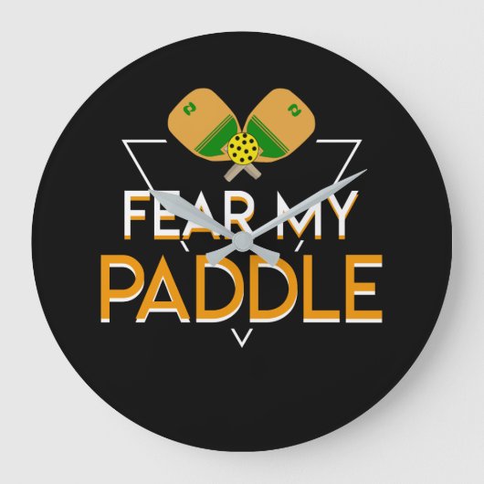 パドルのピックボール選手を恐おもしろいれる ラージ壁時計 (正面)