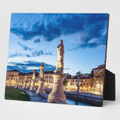 パドヴァのライトアップされた像の列 フォトプラーク (側面)