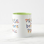 パニックになる前に称賛する マグカップ (中央)