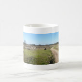 パノラマ式のヒツジのHeathlandのマグ コーヒーマグカップ (中央)