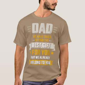 パパおもしろいはすでにお父様の日に属しています Tシャツ