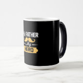 パパが私の父に私の英雄を贈る モーフィングマグカップ (正面右)