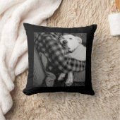 パパで愛犬を嗅ぎ回る白黒の写真 クッション (ブランケット)