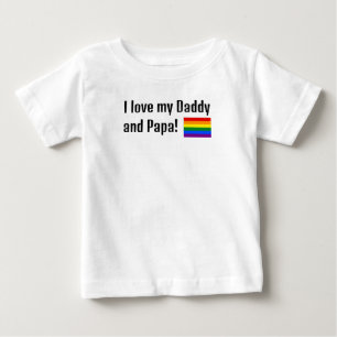 パパとパパが大好きプライドフラッグティー ベビーTシャツ