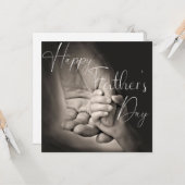 パパと子どもが父の日を手にする カード (正面/裏面インサイチュ)