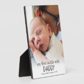 パパと最初に抱き合ったベビー 生まれたばかりの フォトプラーク (側面)