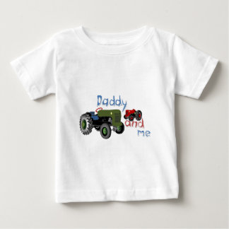 パパと私のトラクター ベビーTシャツ