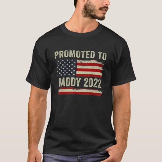 パパに昇進2022 First Time Father Day New D Tシャツ (正面)