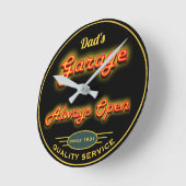 パパのガレージ・イエロー・ネオンルックANY DATE ANY NAME  ラウンド壁時計 (傾斜)