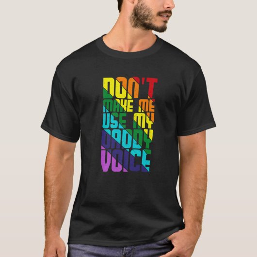 パパの声LGBTQフラッグゲイLes Tシャツ (正面)