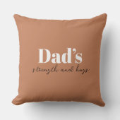 パパの強さと抱擁 – 父の日の贈り物 | クッション (正面)