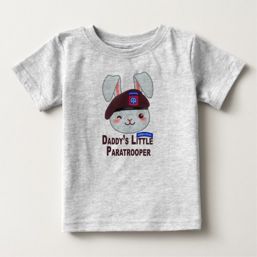 “パパの空挺部隊の小さなウサギちゃん” ベビーTシャツ (正面)