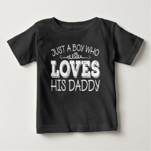パパの誕生日パーティーを愛すクールる少年 ベビーTシャツ