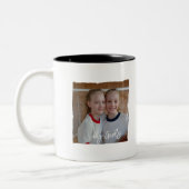 パパのOverachieverそれが私が双子を持っている理由おもしろい ツートーンマグカップ (左)