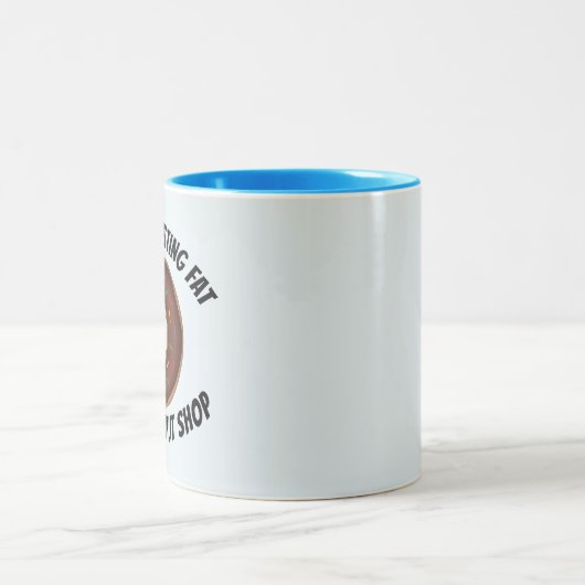 パパはドーナツ屋で太ってるおもしろい ツートーンマグカップ (中央)