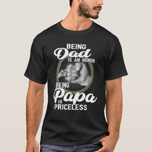 パパは名誉であるパパは高価である Tシャツ (正面)