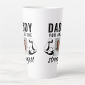 パパは最も強い父おもしろいの写真 カフェラテマグ (正面)